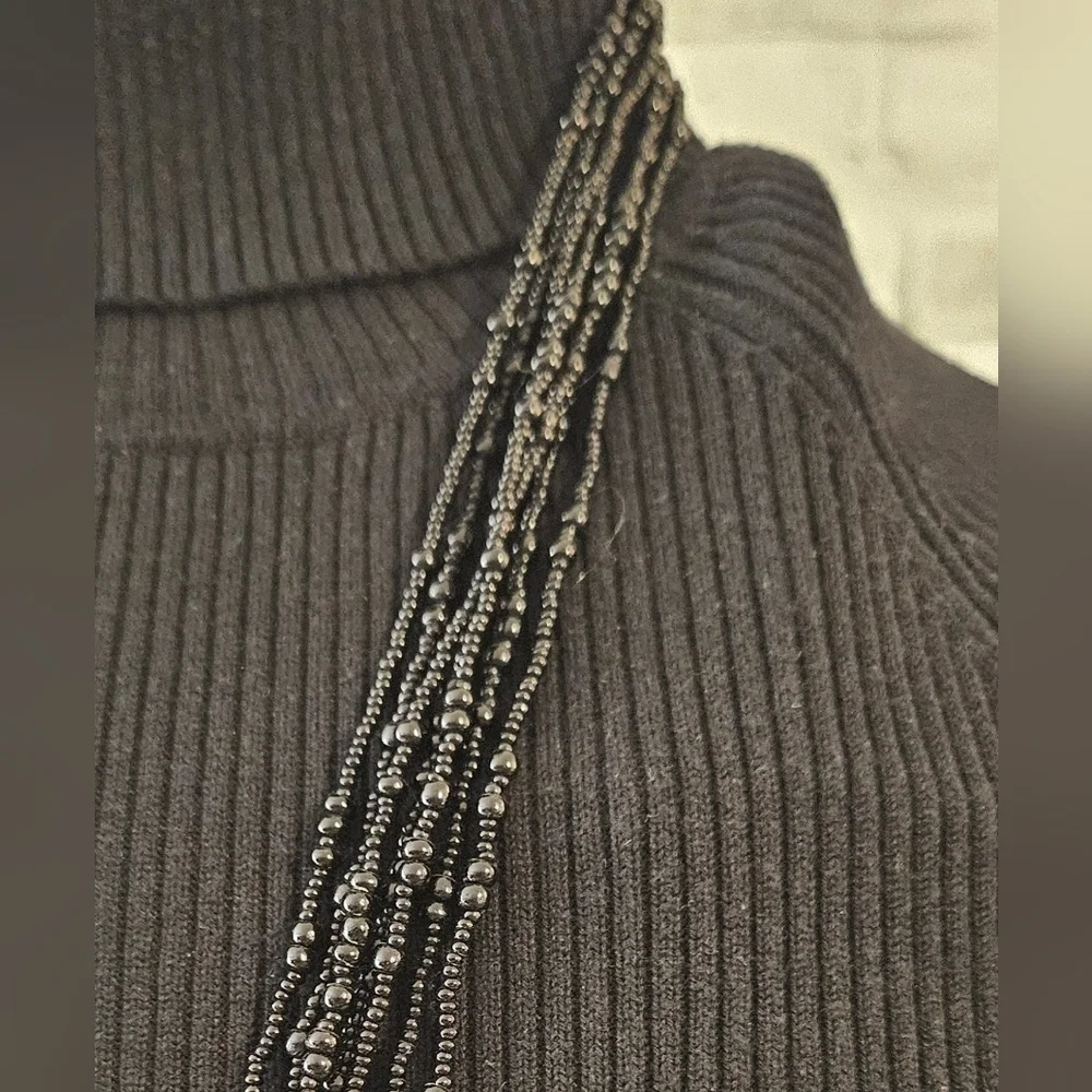 Vintage Style Multi-Strand Black Glass Seed Bead Necklace Gold Tone Ends - Picture 4 of 5